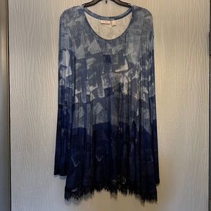 Logo by Lori Goldstein M Blue top